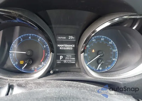 2016 Toyota Corolla S Plus z USA, uszkodzony, nr VIN 2T1BURHEXGC606438